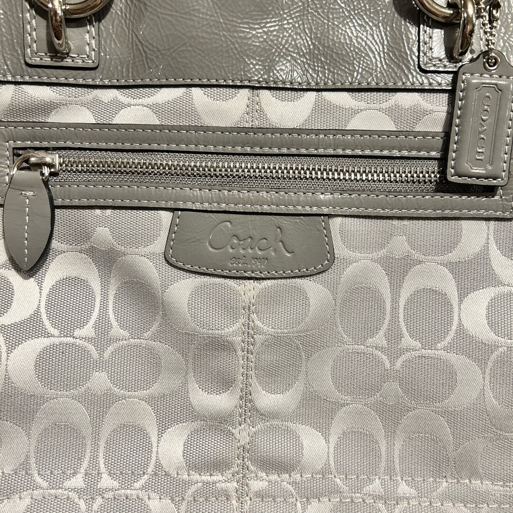 Coach Brooke Silver Light Gray Jacquard SatchelHandbag Gray Patent Leather VGC - Picture 5 of 8